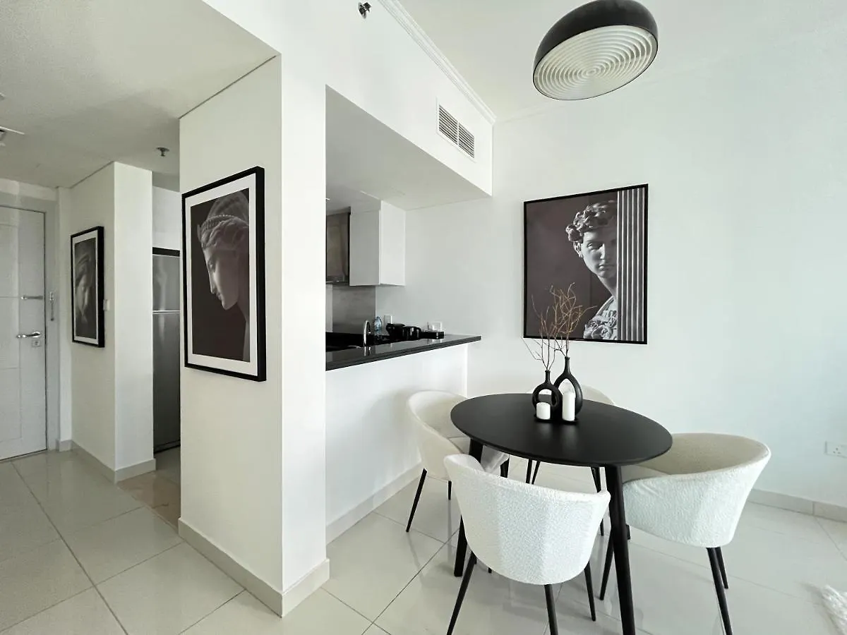 Apartment Trophy - Sparkling Suites W Palm View With Direct Access To Marina Walk Dubai United Arab Emirates