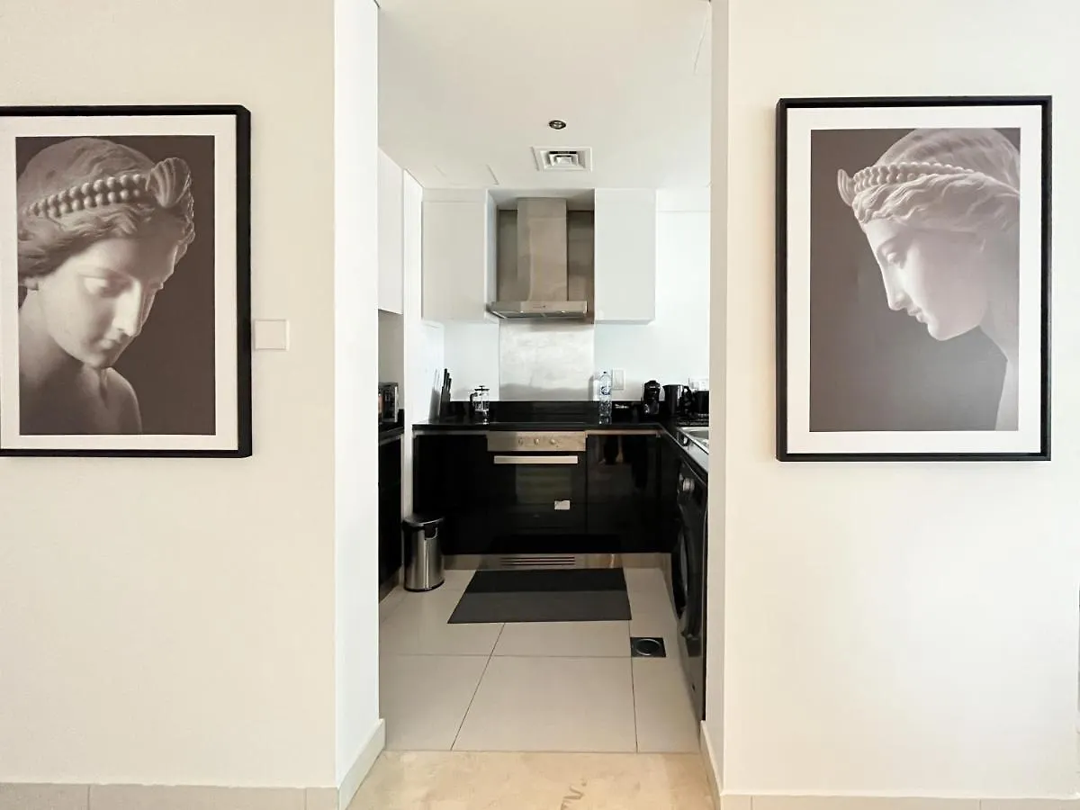 Apartment Trophy - Sparkling Suites W Palm View With Direct Access To Marina Walk Dubai United Arab Emirates