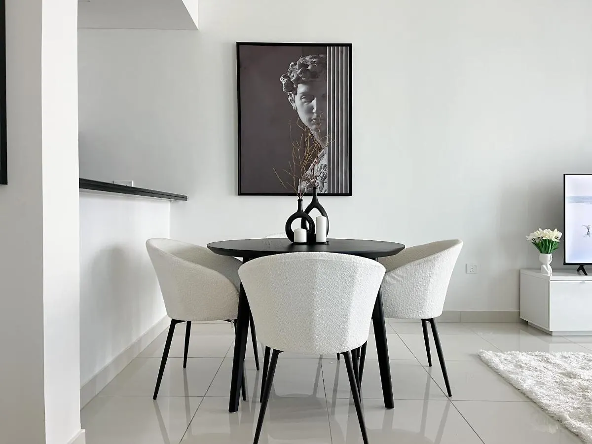 Apartment Trophy - Sparkling Suites W Palm View With Direct Access To Marina Walk Dubai